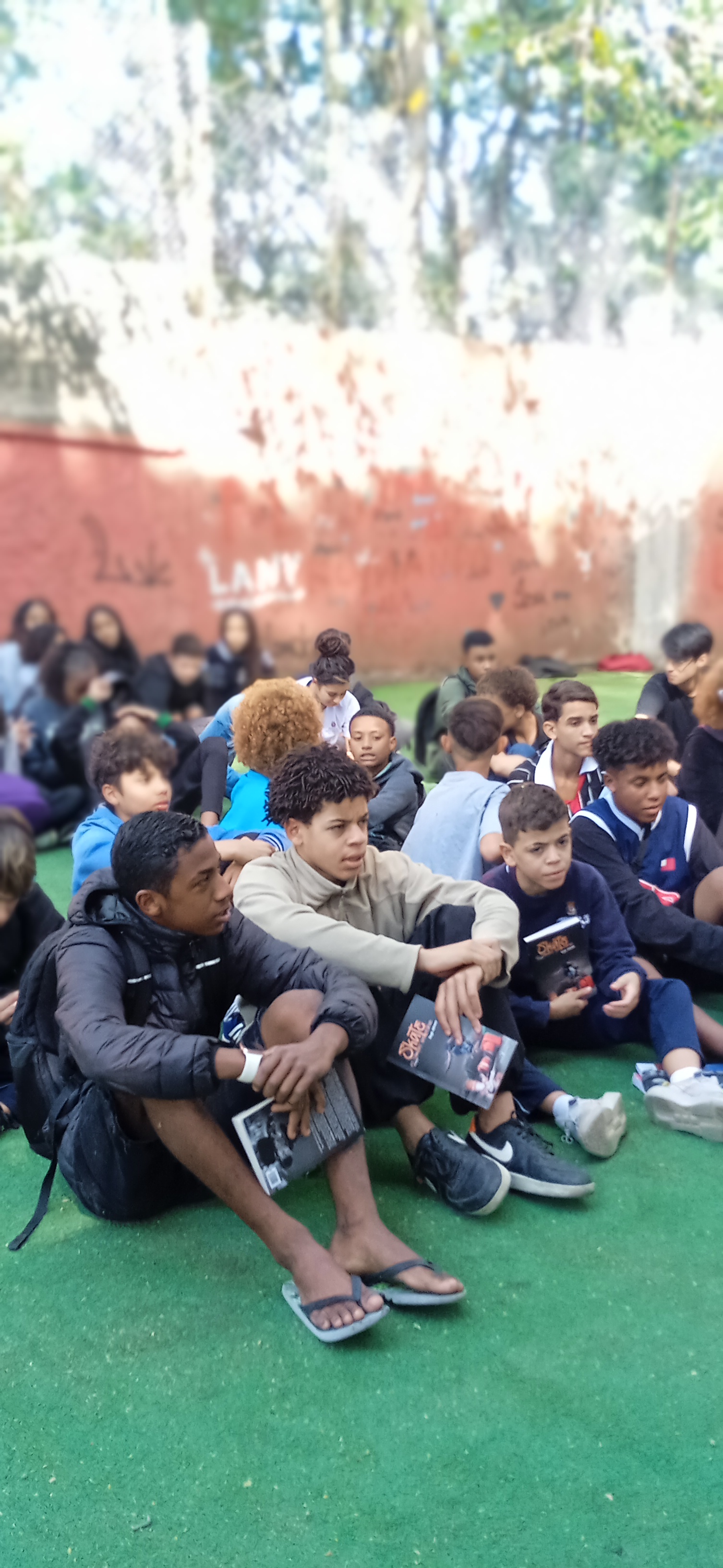 Regis com estudantes